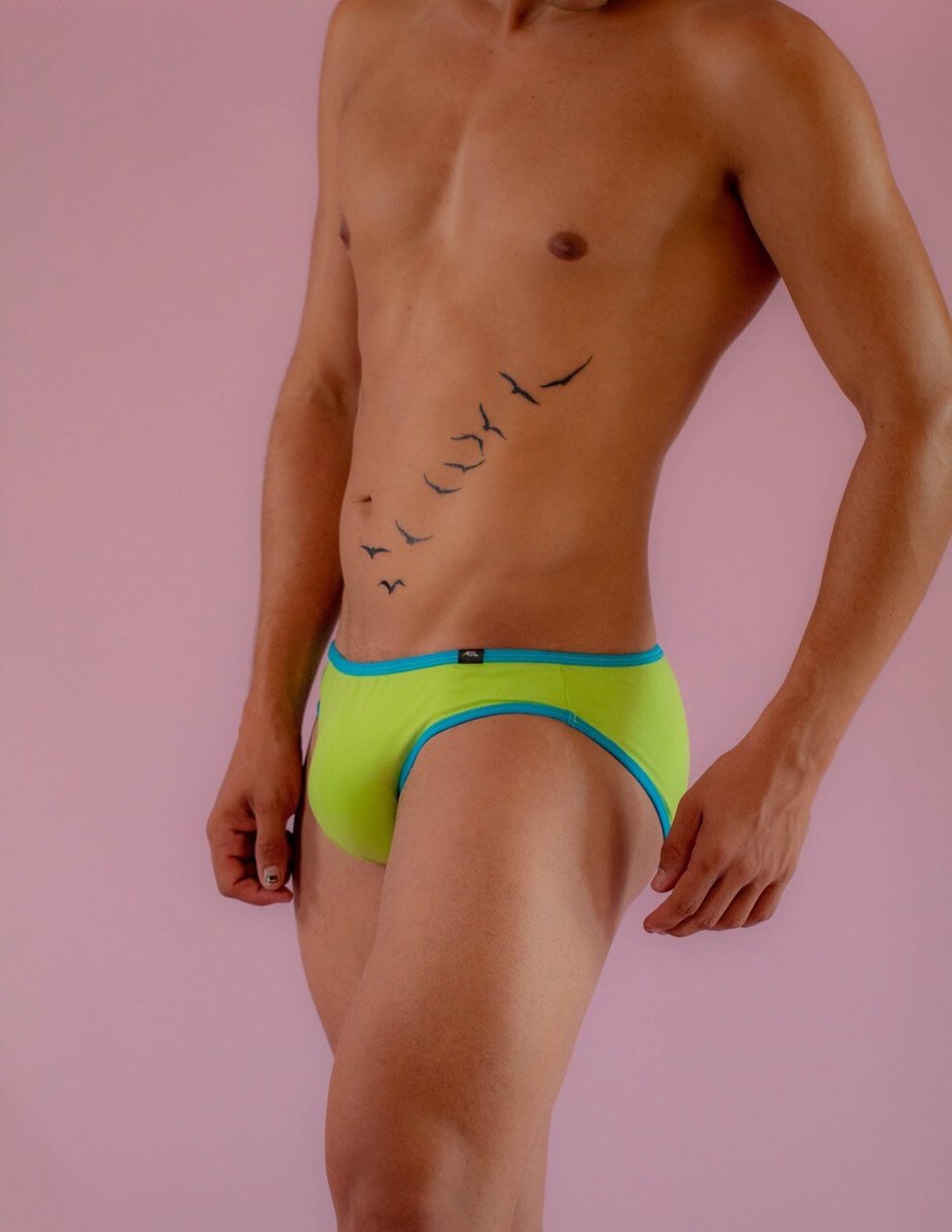 Slip verde con detalles azules